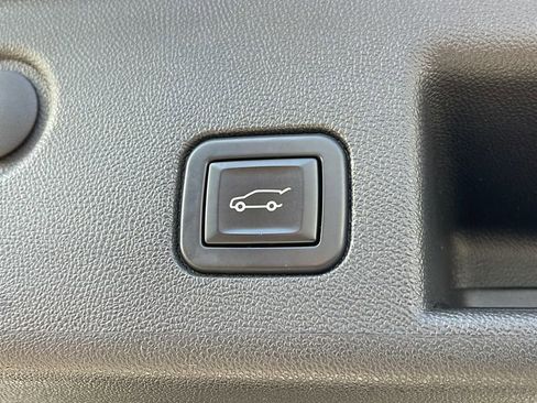 Used 2021 Chevrolet Equinox Premier w/ LPO, Hit The Road Package image 26