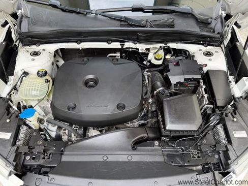 Used 2019 Volvo XC40 T5 Momentum image 30