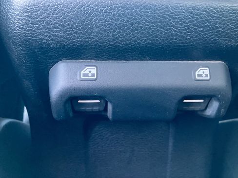 Used 2020 Jeep Wrangler Unlimited Sport S image 35