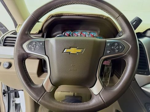 Used 2018 Chevrolet Suburban LT RWD image 12