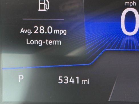 Certified 2025 Volkswagen Taos SE image 13