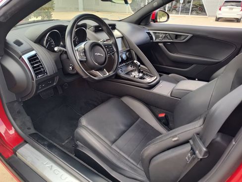 Used 2019 Jaguar F-TYPE Coupe RWD image 28