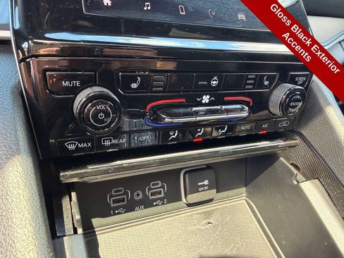 Used 2024 Jeep Grand Cherokee Altitude AWD/4WD image 29
