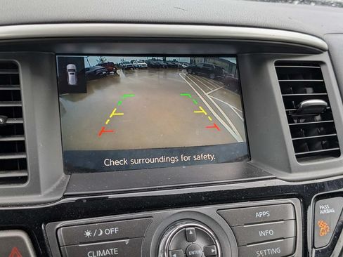 Used 2019 Nissan Pathfinder S FWD image 30