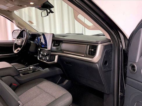 Used 2024 Ford Expedition Max XLT RWD image 28