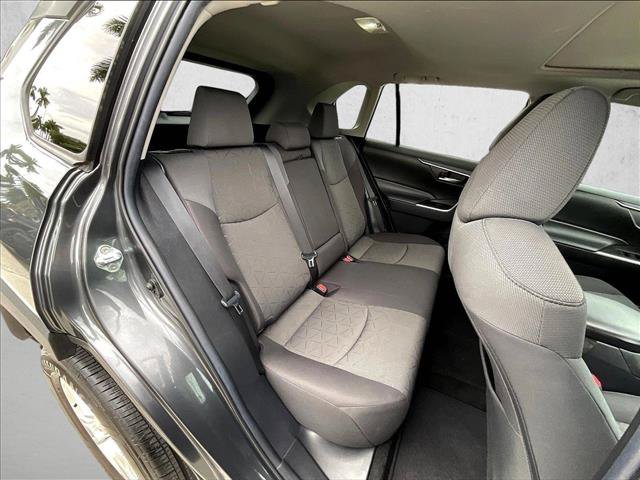 Used 2021 Toyota RAV4 XLE w/ Convenience Package FWD image 28