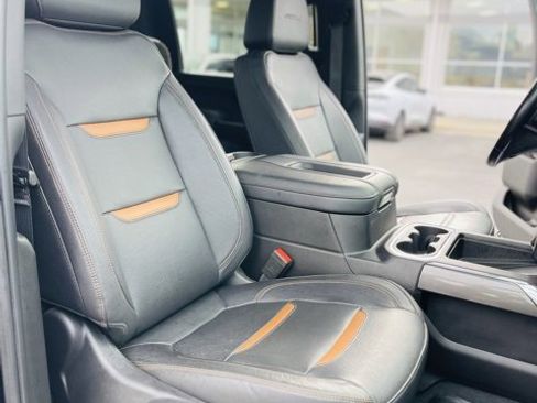 Used 2022 GMC Sierra 2500 AT4 w/ AT4 Preferred Package image 16