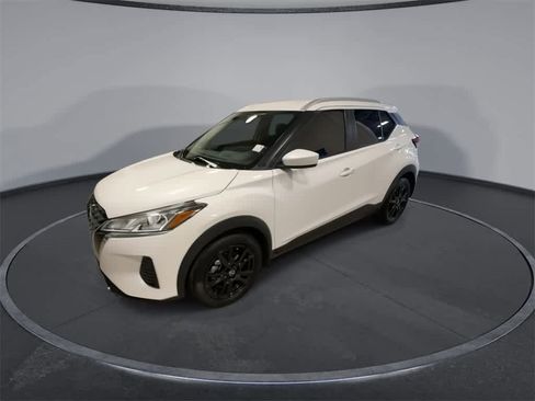 Used 2023 Nissan Kicks SV image 4