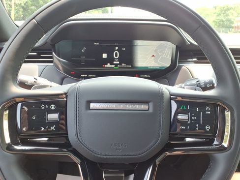 Used 2025 Land Rover Range Rover Sport Dynamic SE AWD/4WD image 23