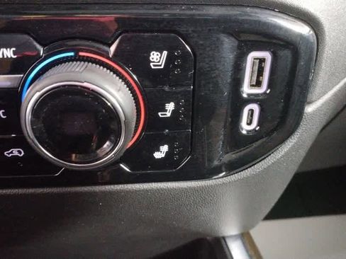 Used 2024 Chevrolet Silverado 1500 High Country w/ High Country Premium Package AWD/4WD image 49