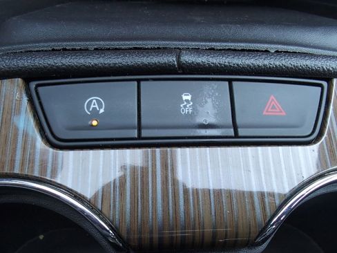 Used 2023 GMC Acadia SLE w/ Driver Convenience Package image 26