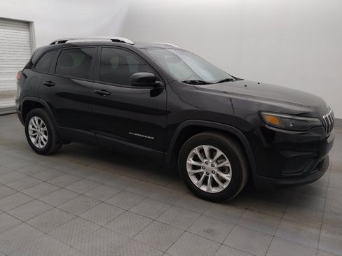 Used 2021 Jeep Cherokee Latitude w/ Mopar Interior Package FWD image 11