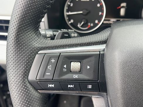 Used 2025 Mitsubishi Outlander SE image 15