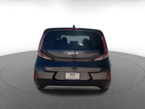 Used 2025 Kia Soul LX w/ LX Technology Package FWD image 10