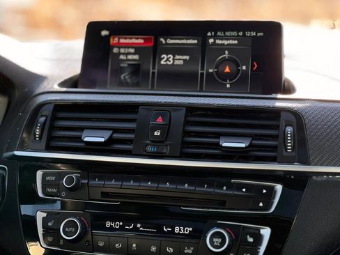 Used 2018 BMW M2 image 24