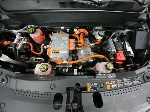 Used 2022 Chevrolet Bolt EUV LT w/ Convenience Package FWD image 21