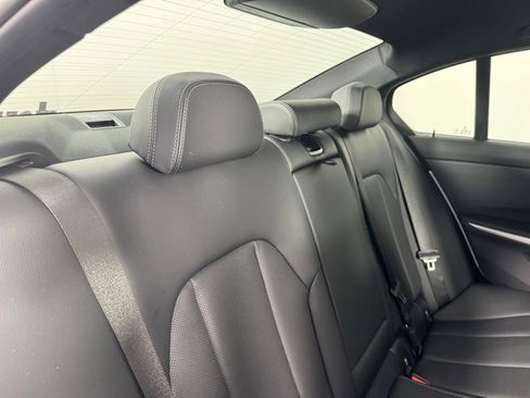 Used 2023 BMW 330i Sedan w/ Premium Package image 29