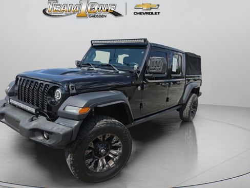 Used 2020 Jeep Gladiator Sport w/ Quick Order Package 24S AWD/4WD image 2