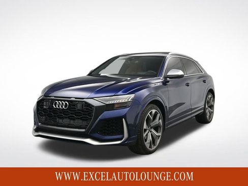 Used 2022 Audi RS Q8 w/ Luxury Package image 3