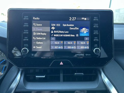 Used 2021 Toyota Venza XLE image 23