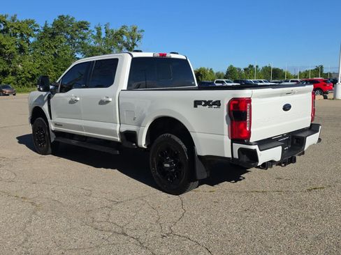Used 2025 Ford F250 Lariat w/ Black Appearance Package AWD/4WD image 13