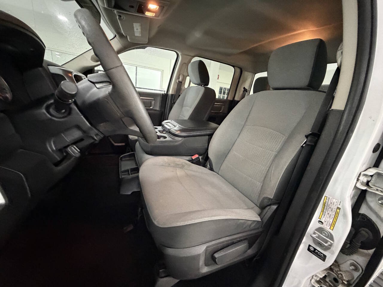 Used 2021 RAM 1500 Classic SLT AWD/4WD image 30
