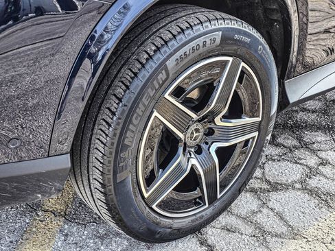 Used 2023 Mercedes-Benz GLC 300 4MATIC image 9