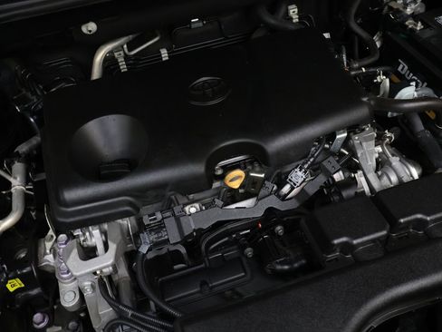 Used 2021 Toyota RAV4 XLE image 24