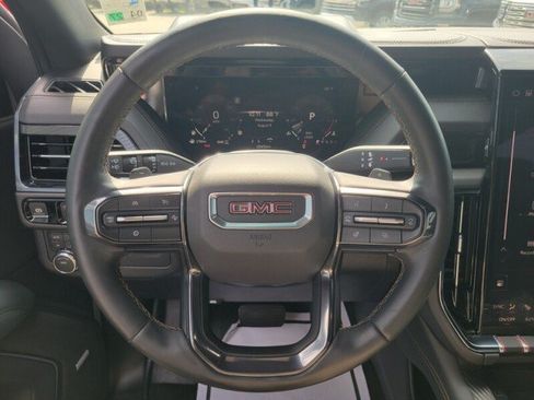Used 2025 GMC Yukon AT4 w/ AT4 Premium Package AWD/4WD image 18