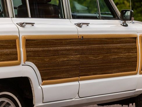 Used 1989 Jeep Grand Wagoneer AWD/4WD image 44