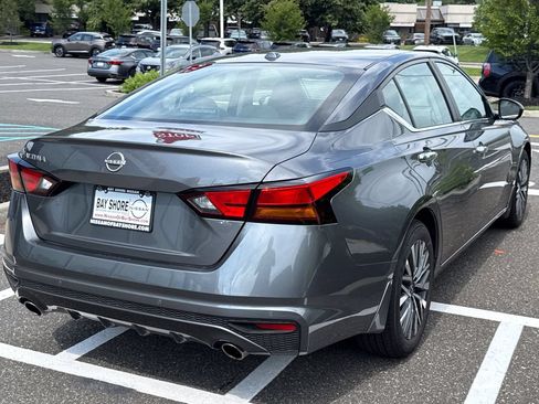 Certified 2025 Nissan Altima 2.5 SV w/ SV Premium Package FWD image 4