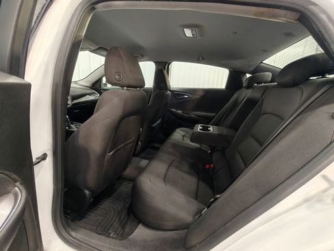 Used 2017 Chevrolet Malibu LT FWD image 23