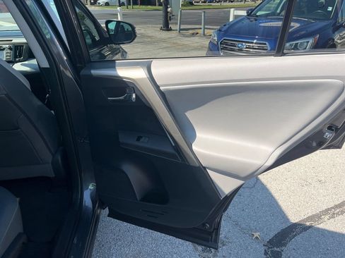 Used 2013 Toyota RAV4 Limited FWD image 17