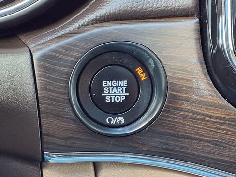 Used 2020 Jeep Grand Cherokee Overland RWD image 18