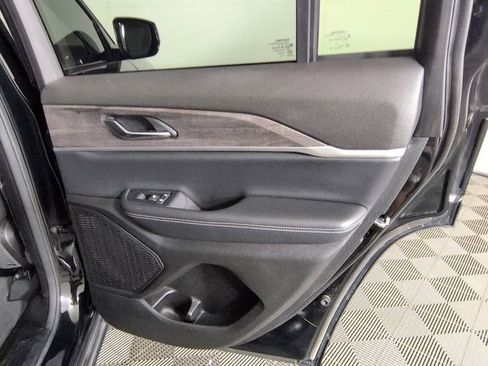 Certified 2024 Jeep Grand Cherokee Limited w/ Black Appearance Package AWD/4WD image 39