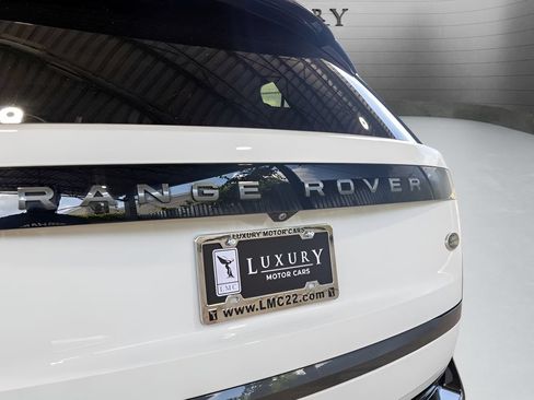 Used 2023 Land Rover Range Rover Long Wheelbase SE AWD/4WD image 18
