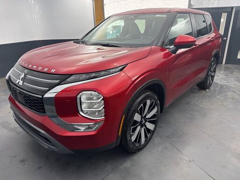 New 2025 Mitsubishi Outlander SE image 7