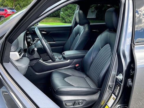 Used 2023 Toyota Highlander XSE AWD/4WD image 10
