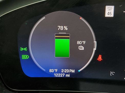 Used 2025 Porsche Macan 4S Electric AWD/4WD image 38
