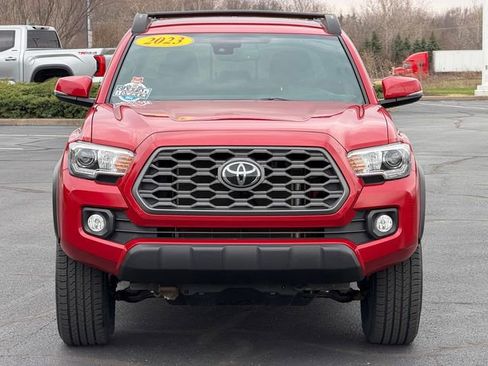 Certified 2023 Toyota Tacoma TRD Off-Road w/ Technology Package AWD/4WD image 9