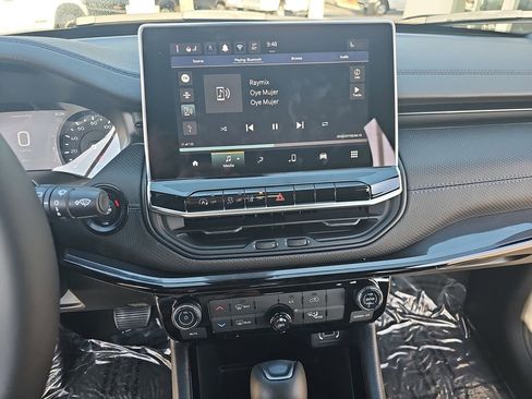 New 2026 Jeep Compass Latitude image 19