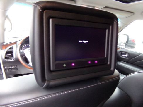 Used 2015 INFINITI QX80 4WD w/ Deluxe Technology Package image 13
