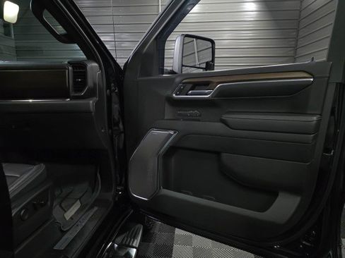 Used 2023 Chevrolet Silverado 1500 High Country w/ Technology Package image 37