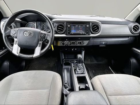 Used 2019 Toyota Tacoma SR5 AWD/4WD image 7
