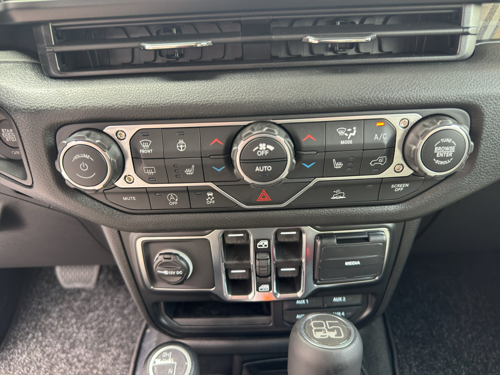 New 2026 Jeep Gladiator Sport AWD/4WD image 14