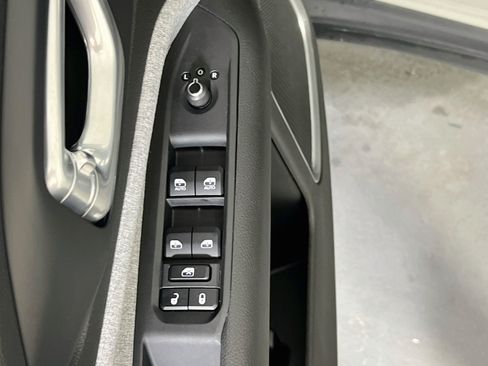 Used 2023 Jeep Compass Latitude AWD/4WD image 17