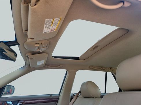 Used 2005 Cadillac De Ville w/ Deville Premium Package FWD image 30