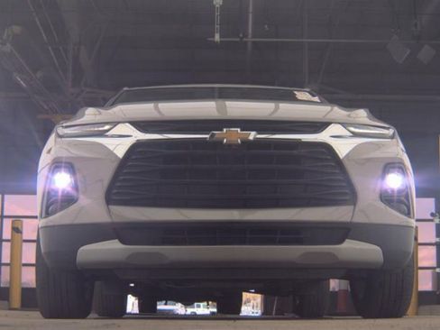 Used 2021 Chevrolet Blazer LT FWD image 3