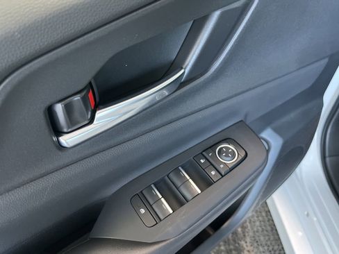 Used 2024 Toyota Prius Prime XSE Premium image 5