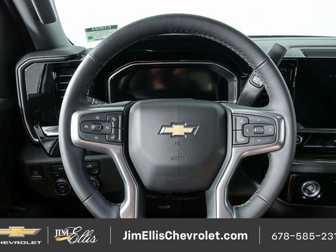 Used 2023 Chevrolet Silverado 1500 LT AWD/4WD image 9